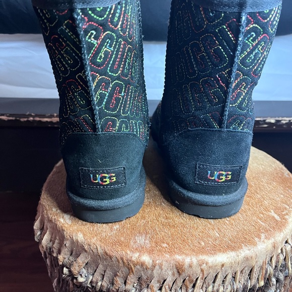UGG Classic II Graphic Stitch Boot Black Size 4 (Girls) worn about 5 times. - Picture 3 of 7
